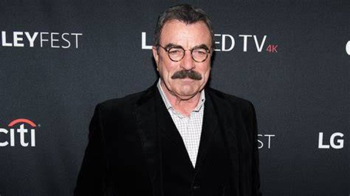 Actor Tom Selleck Leaves 2,020 Tip And Touching Note To Restaurant