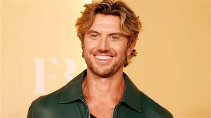 Adam Demos's height, age, girlfriend, children, movies and TV shows