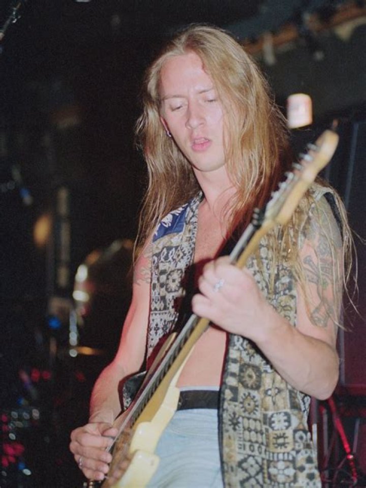 ALICE IN CHAINS&rsquo; Guitarist JERRY CANTRELL Interviewed on GIBSON TV