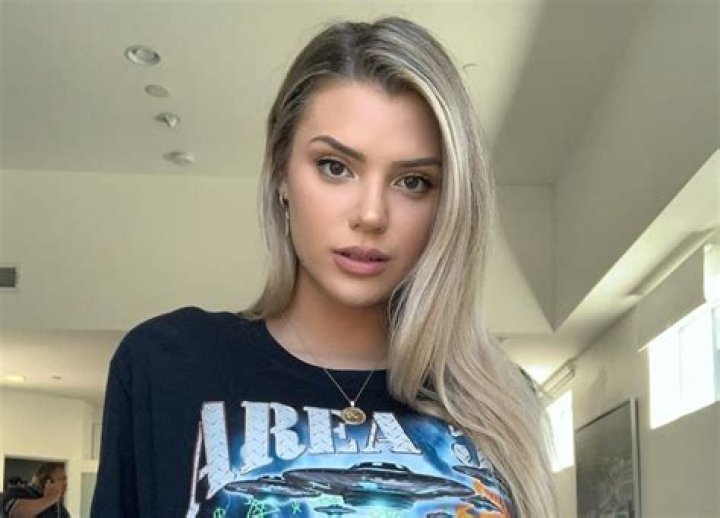 Alissa Violet Sexy Pictures Influencers GoneWild