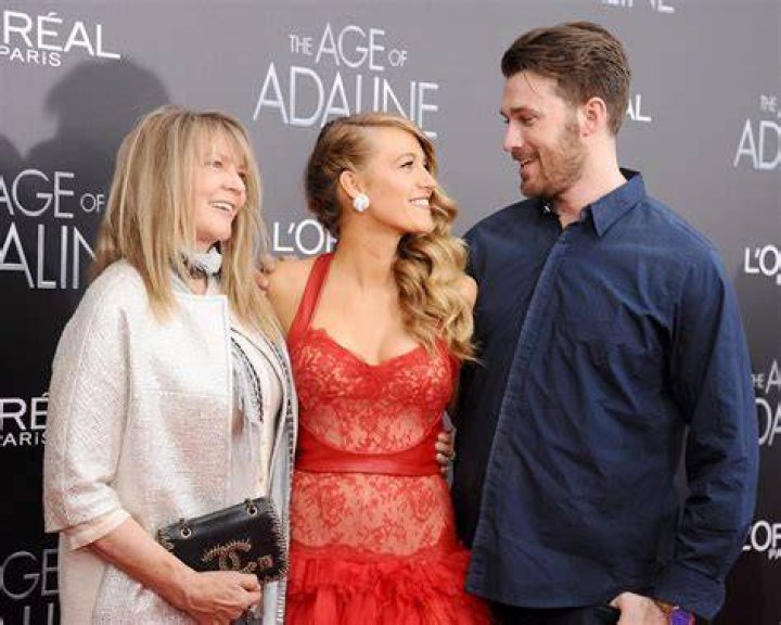 All About Blake Lively and Ryan Reynolds' 4 Kids BUN