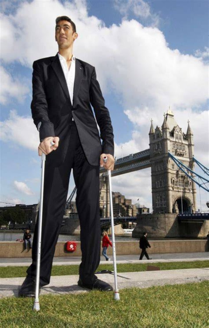 America&rsquo;s tallest man dies of heart disease at age 38