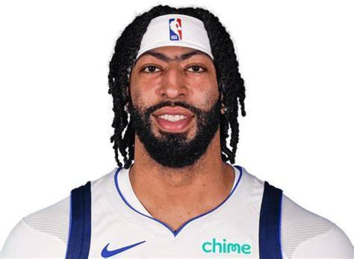 Anthony Davis' Parents & Family 5 Fast Facts You Need to Know