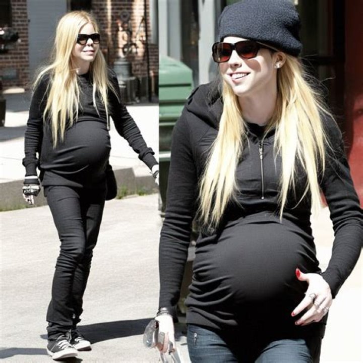 Avril Lavigne Is Not Pregnant After Singer Hints at Health Issues on