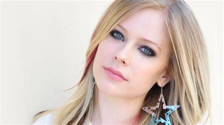 Avril Lavigne Net Worth 2018 Hidden Facts You Need To Know!