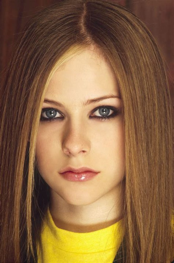Avril Lavigne Photoshoot 006 Anthony Cutajar (2002) Anichu90
