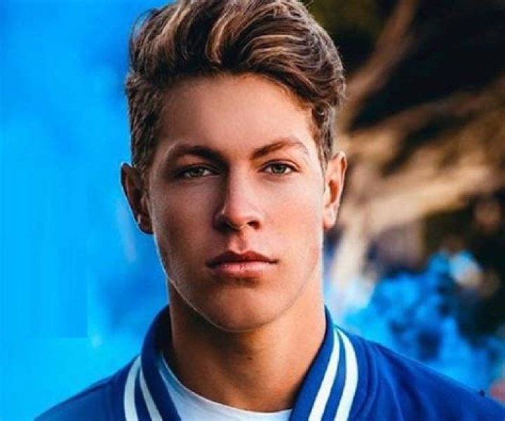 Ben Azelart Biography Facts, Childhood, Family Life & Achievements