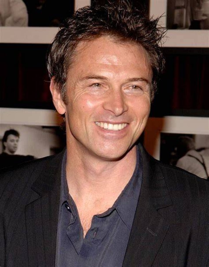 Bild zu Tim Daly Bild Tea Leoni, Tim Daly FILMSTARTS.de