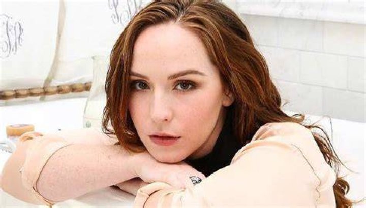Camryn Grimes Bio, Net Worth, Actress, TV Shows, Young and the Restless