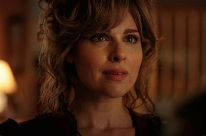 Cara Buono Stranger things tv, Cara, Karen wheeler