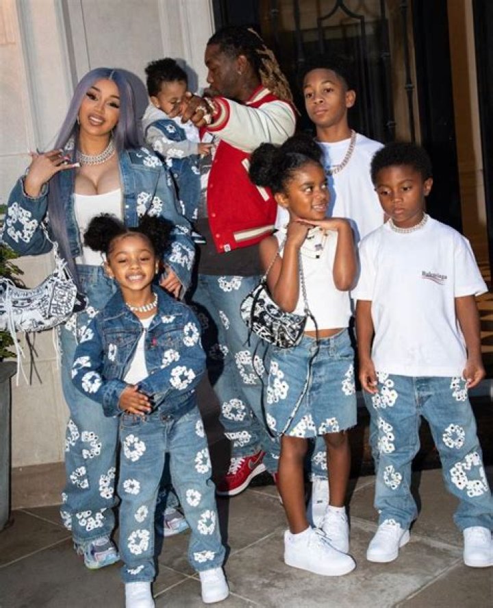 Cardi & family in 2020 Cardi b pics, Cardi b, Cardi b sister