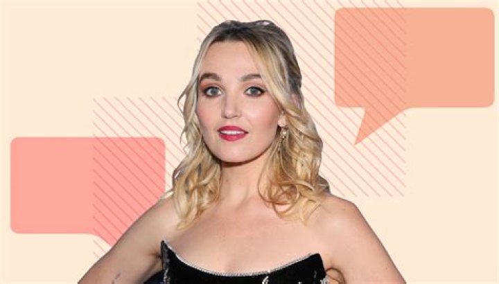 Chloe Fineman Is the Ultimate Beauty Chameleon Glamour