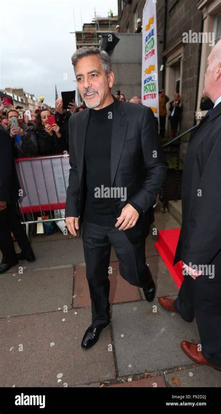 Clooney Visits Scotland Caf&eacute; to Support Homeless People