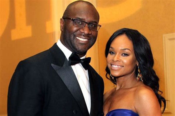 Demetria McKinney & Roger Bobb Are Engaged The Daily Dish