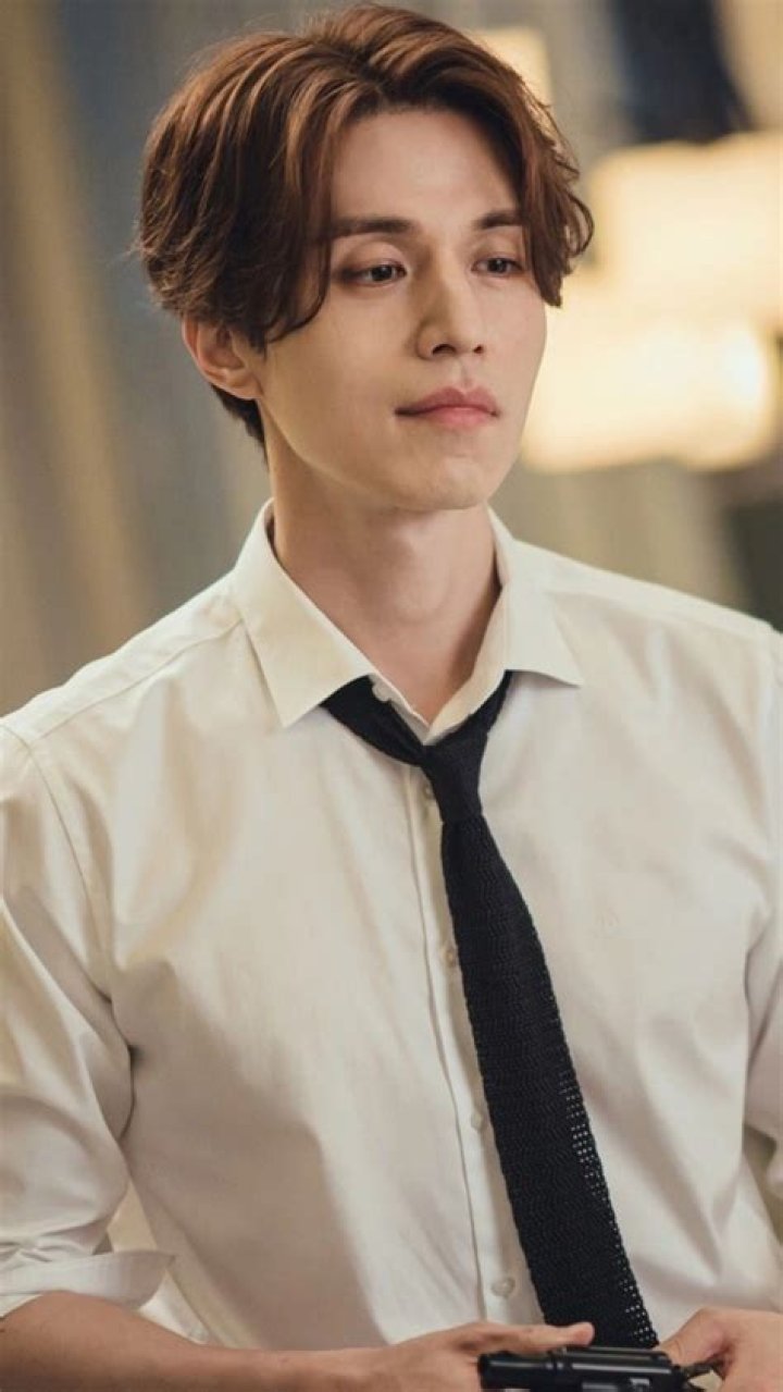 Discovering Lee Dong Wook's Daughter