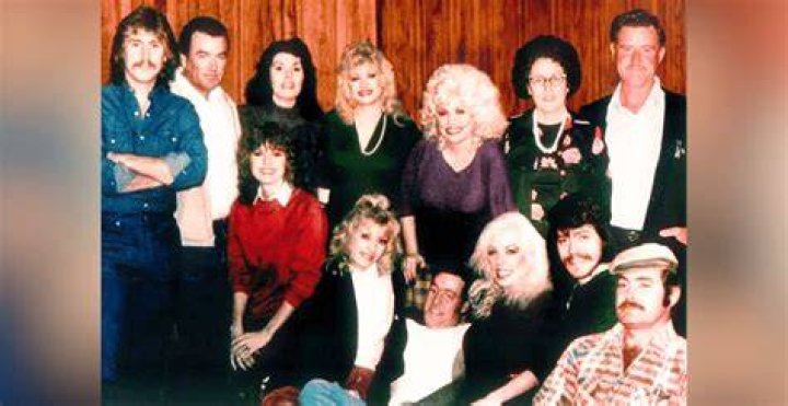 Dolly Parton Has 11 Siblings, Some of Whom Work in Show Biz as Well