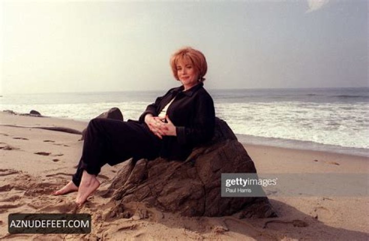 DONNA PESCOW Feet AZNudeFeet