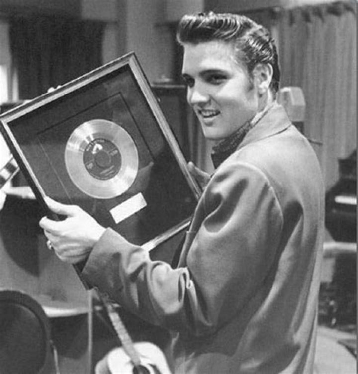 Elvis Presley&rsquo;s First RCA Single The Story of &lsquo;Heartbreak Hotel&rsquo;