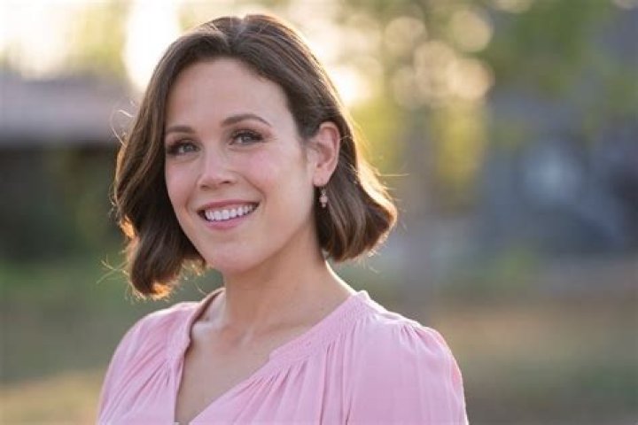 Erin Krakow Net Worth 2024 Movies, Age and Husband