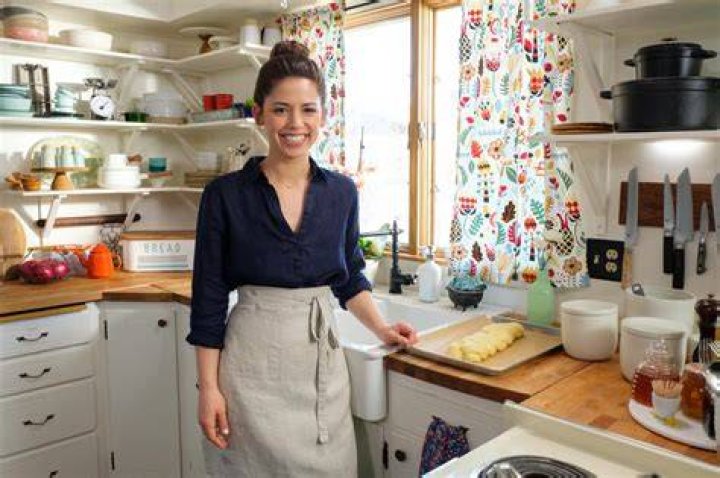 Food Network Star Molly Yeh Pregnant With 2nd Baby See Pic Hollywood