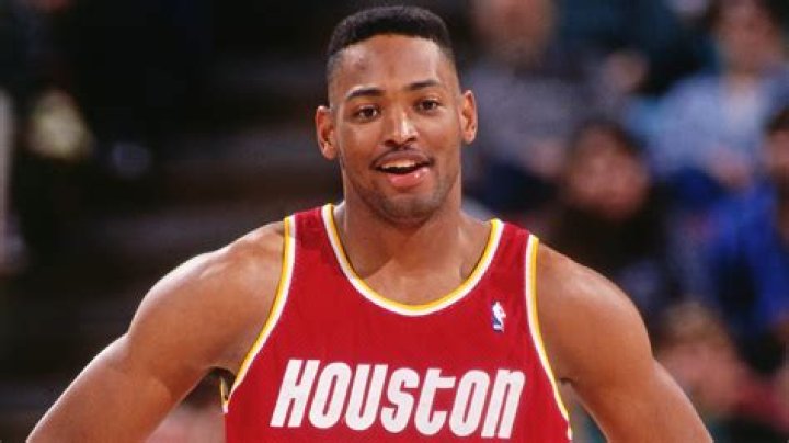 Former NBA Star Robert Horry Marries Fianc&eacute;e Candice Madrid in 'Classic
