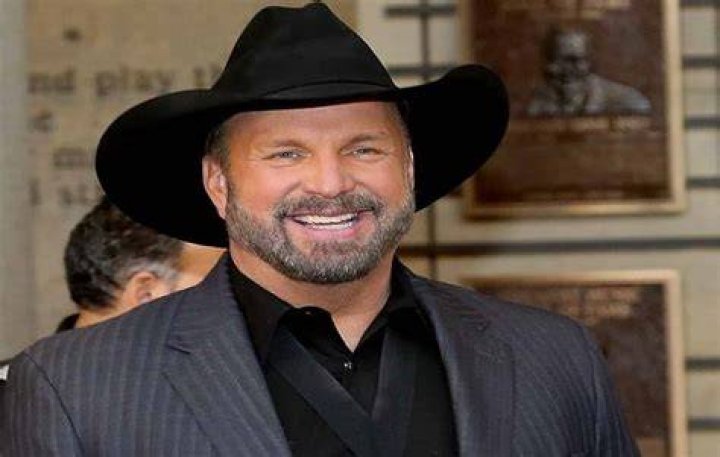Garth Brooks Net Worth, Age, Height, Weight, Awards, and Achievements