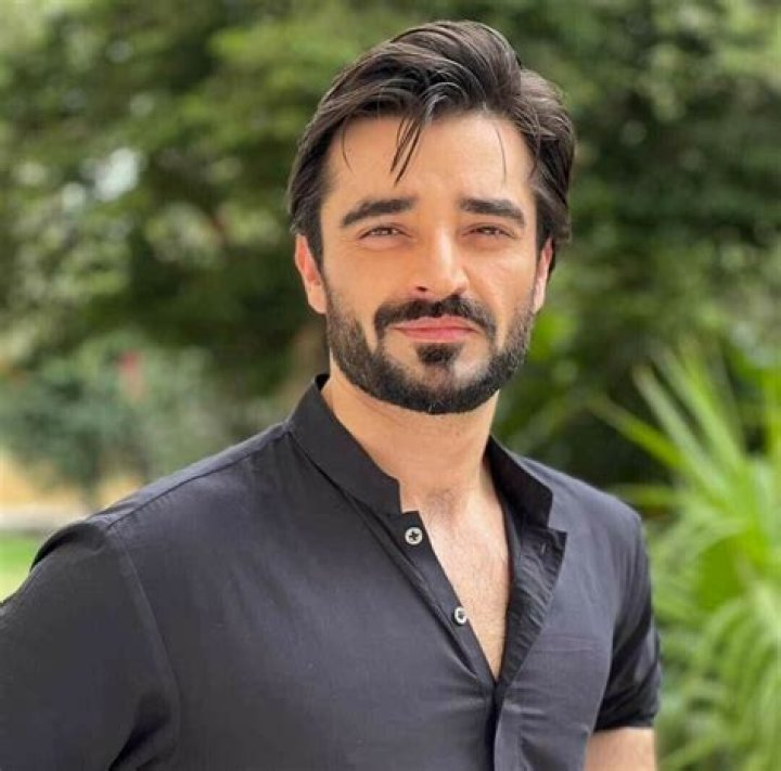 Hamza Ali Abbasi's Feminine Voice Reviewit.pk