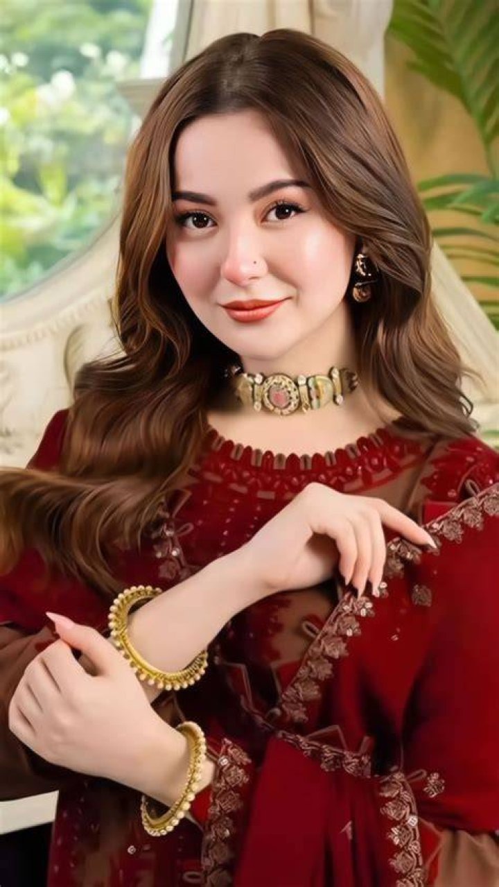 Hania Amir Drops a GossipBomb Over Getting Married This Year