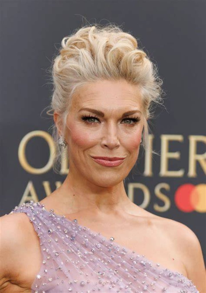 Hannah Waddingham Age, Net Worth, Boyfriend, Family and Biography