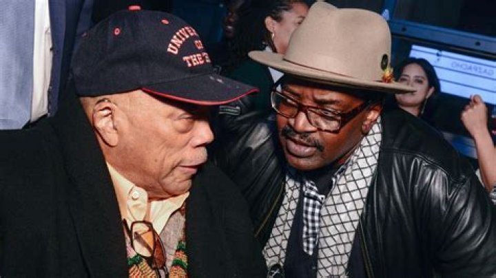 How Quincy Jones Forced 2pac Into Sleeping With Him YouTube