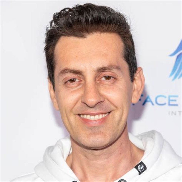 Is Max Amini Married? wpeza4