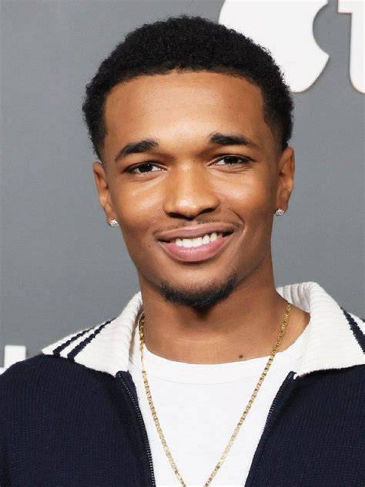 Isaiah Hill Swagger Actor Wiki, Age, Height, Basketball, Movies