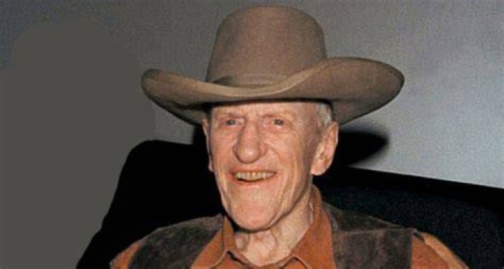 James Arness Net Worth, Wealth, and Annual Salary 2 Rich 2 Famous