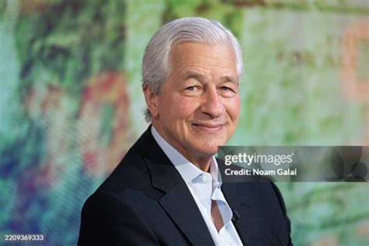 Jamie Dimon Visits Greece to Advance Investments