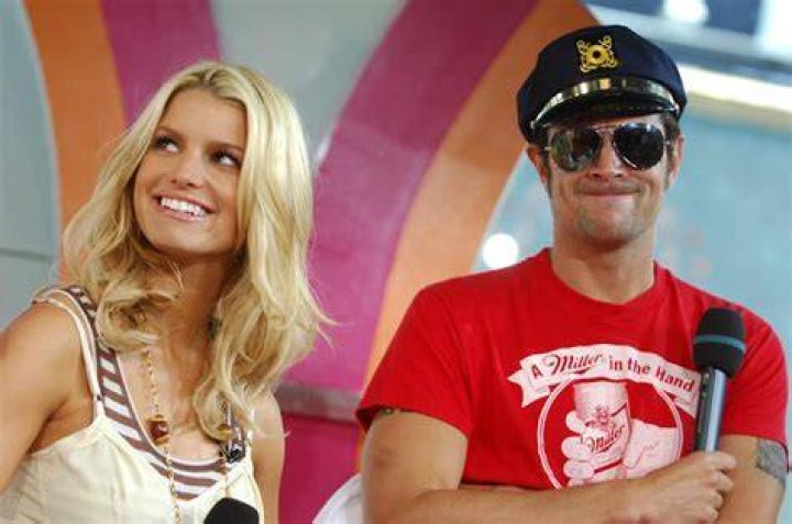 Jessica Simpson addresses forbidden romance with Johnny Knoxville