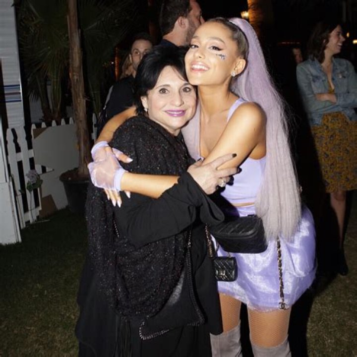 Joan Grande Frankie Grande Wiki Fandom