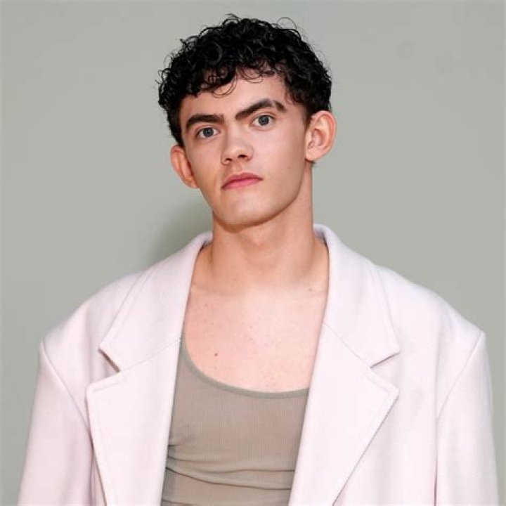Joe Locke is the perfect rep for bold and playful fashion in2vogue