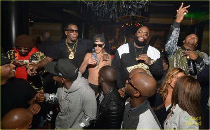 Justin Bieber Parties with Famous Friends in Miami Photo 3835650