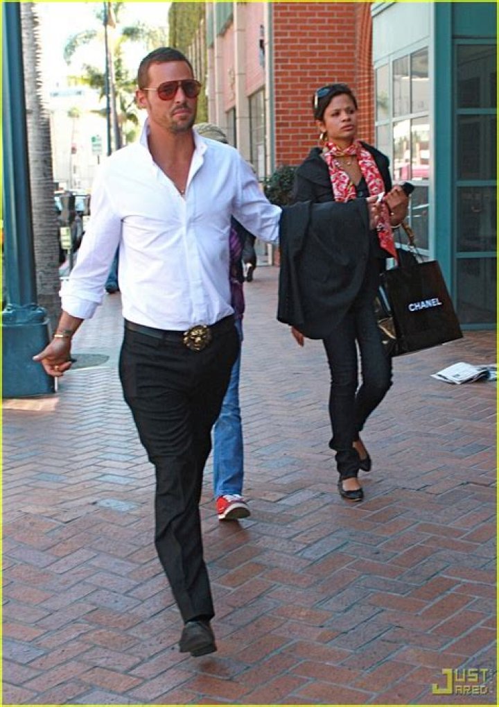 Justin Chambers Rocks Rodeo Drive Photo 2321741 Isabella Chambers