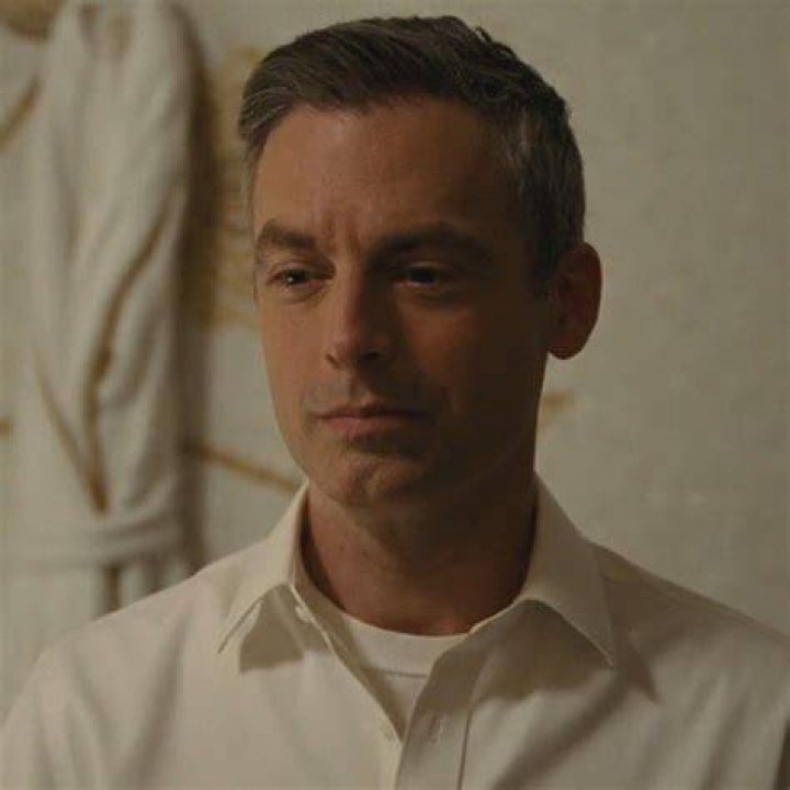 Justin Kirk as Jeryd Mencken in Succession Justin kirk, Kirk, Justin