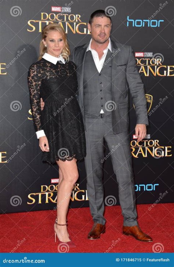 Katee Sackhoff and Karl Urban married in 2014 Celebrity weddings