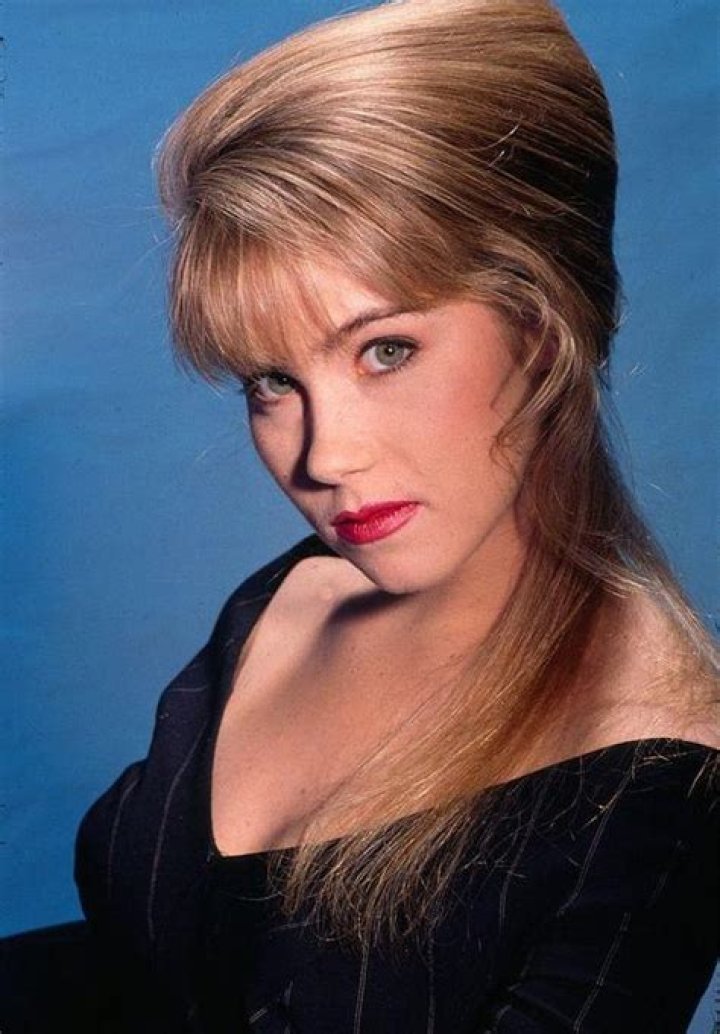 Kelly Bundy Is Looking Nowadays At 50
