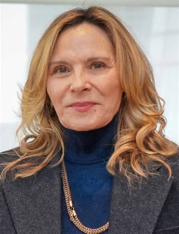 Kim Cattrall's height, weight. She prefers natural aging