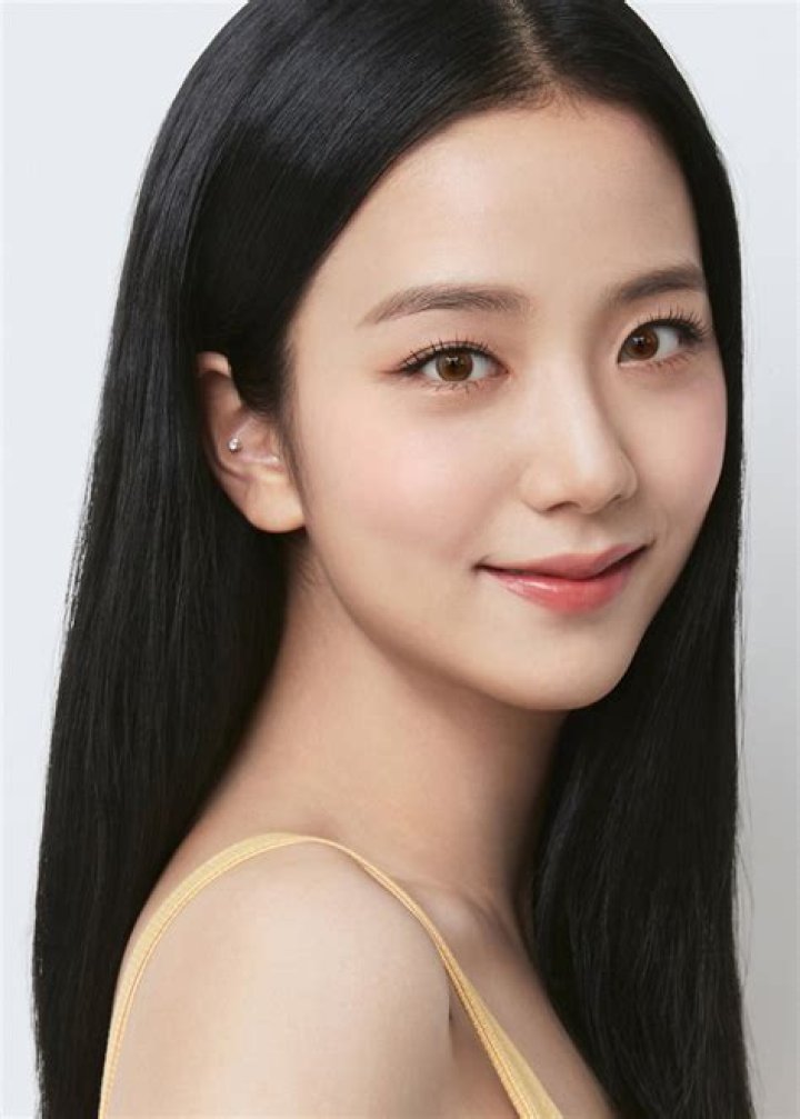 Kim JiSoo newstempo