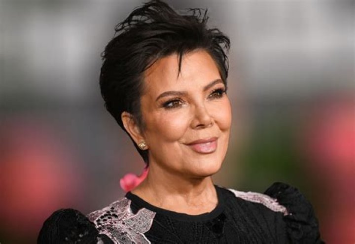 Kris Jenner net worth la fortuna y salario de la madre de las