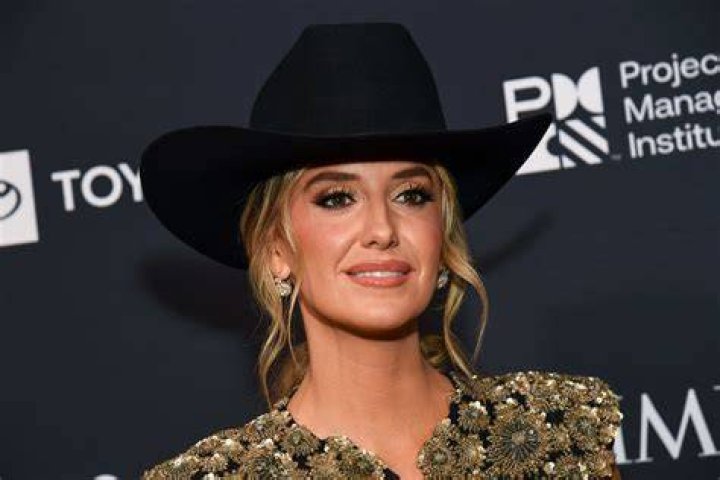 Lainey Wilson Net Worth In 2023 Age, Songs, Career, And Wiki