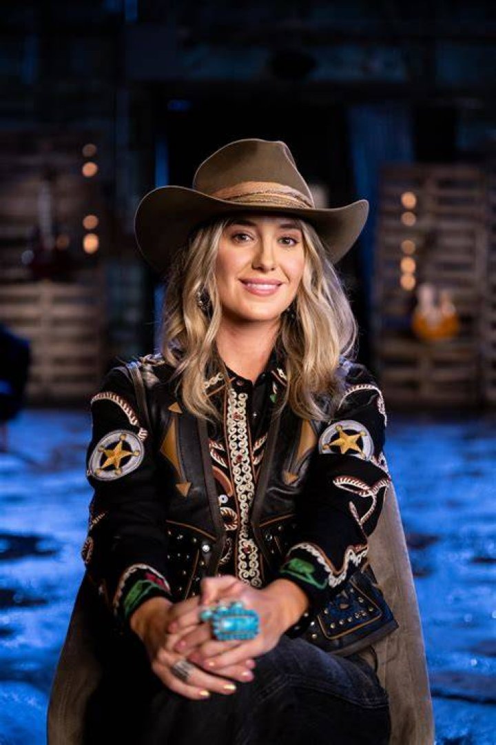Lainey Wilson Performs &ldquo;Smell Like Smoke&rdquo; CMT Campfire Sessions YouTube