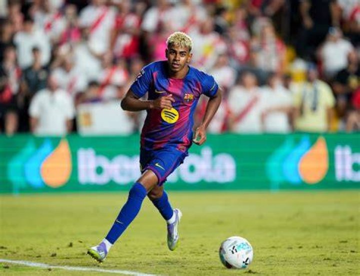 Lamine Yamal abandona la concentraci&oacute;n de la selecci&oacute;n espa&ntilde;ola