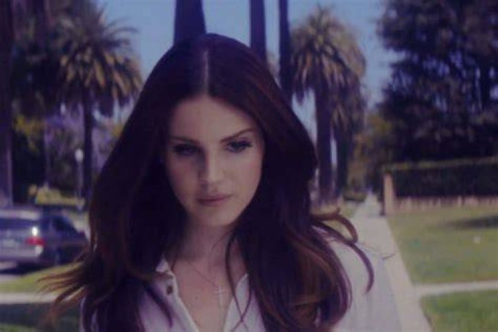 Lana Del Rey 'Didn't Even Want to Sing' After Amy Winehouse Died