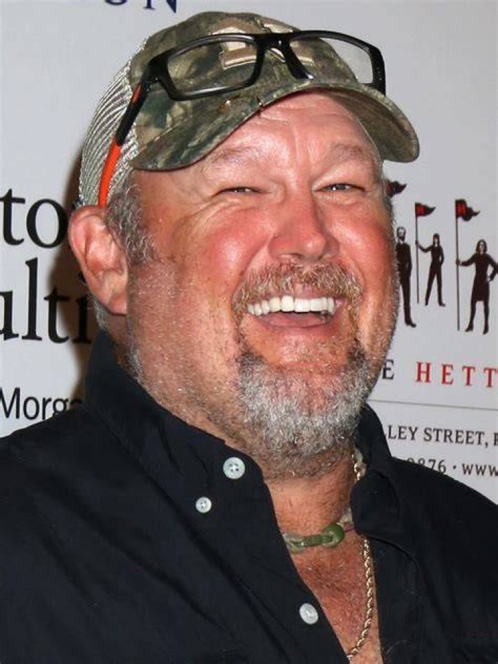 Larry The Cable Guy net worth, wife, where does he come from?